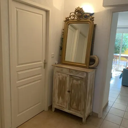 Climatise A : Terrasse, Wi-fi, Piscine Chauffee, Parking Prive. - Fr-1-309-143